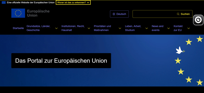Flagge der Europäischen Union mit zwölf gelben Sternen auf blauem Grund